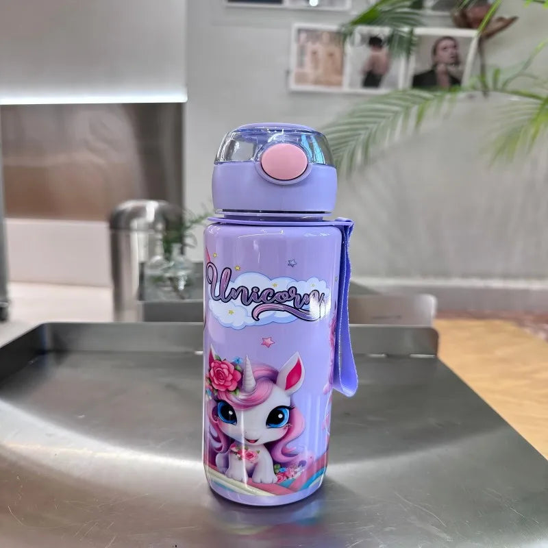 700 ml große Kapazität Cartoon niedlichen Kunststoff tragbare Tasse auslaufsicher tragbare Seil Stroh Tasse Wasser Tasse Türverriegelung Outdoor Reisen