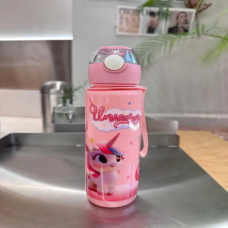 700 ml große Kapazität Cartoon niedlichen Kunststoff tragbare Tasse auslaufsicher tragbare Seil Stroh Tasse Wasser Tasse Türverriegelung Outdoor Reisen