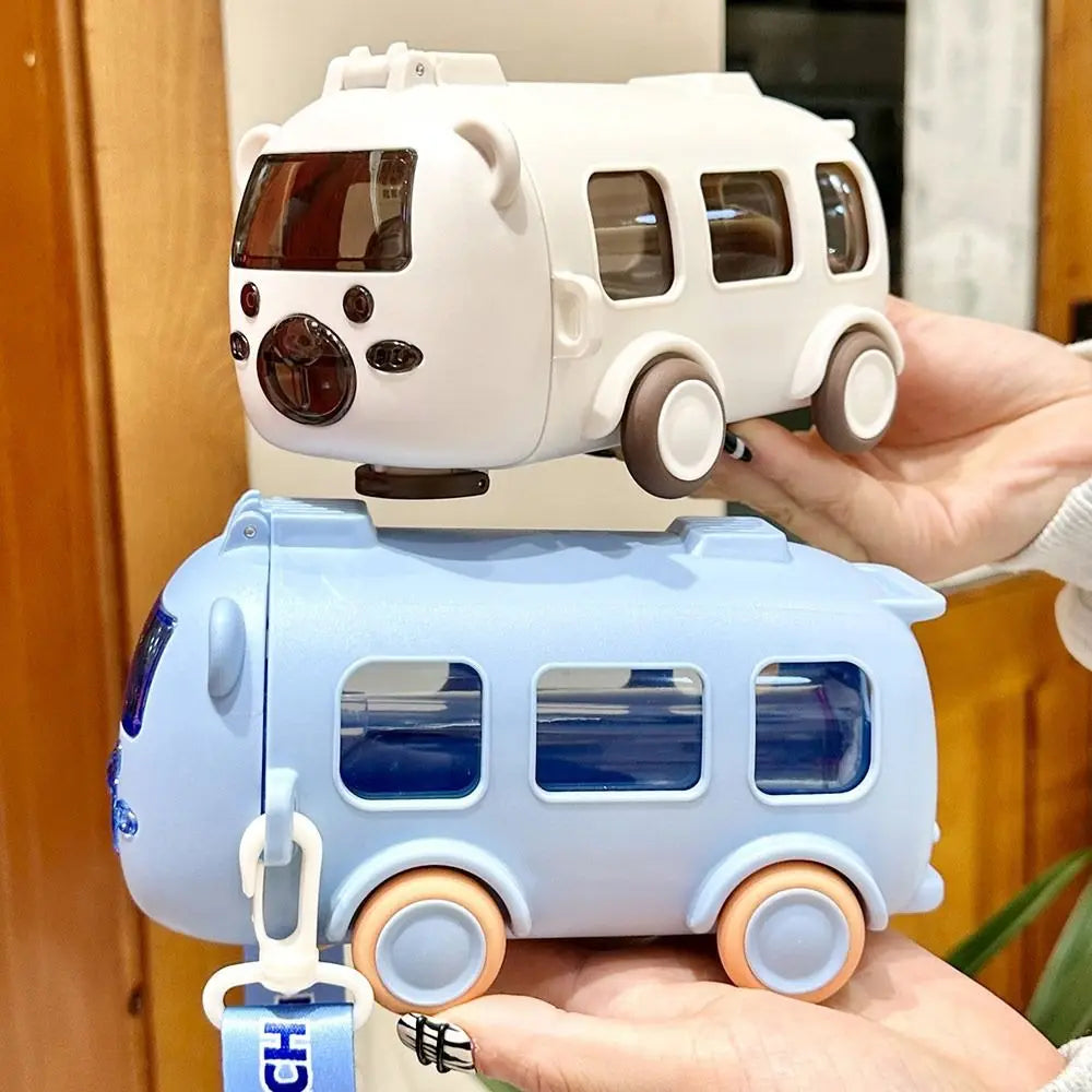 Cartoon Bus Stroh Tasse Niedlich Große Kapazität Im Freien Auto Wasser Tasse Kinder Drinkware Bounce Stroh Wasserkocher