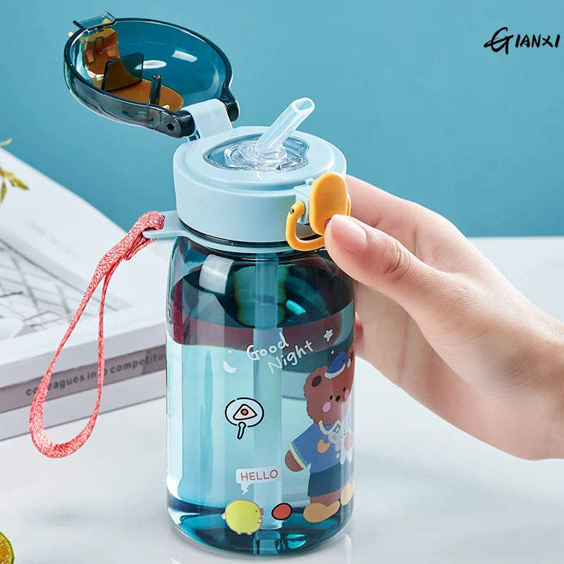 GIANXI Trinklernbecher für Kinder mit Strohhalm, Cartoon-Design, auslaufsichere Wasserflaschen, tragbare Trinkflasche für den Außenbereich, schöne Tasse für Kinder