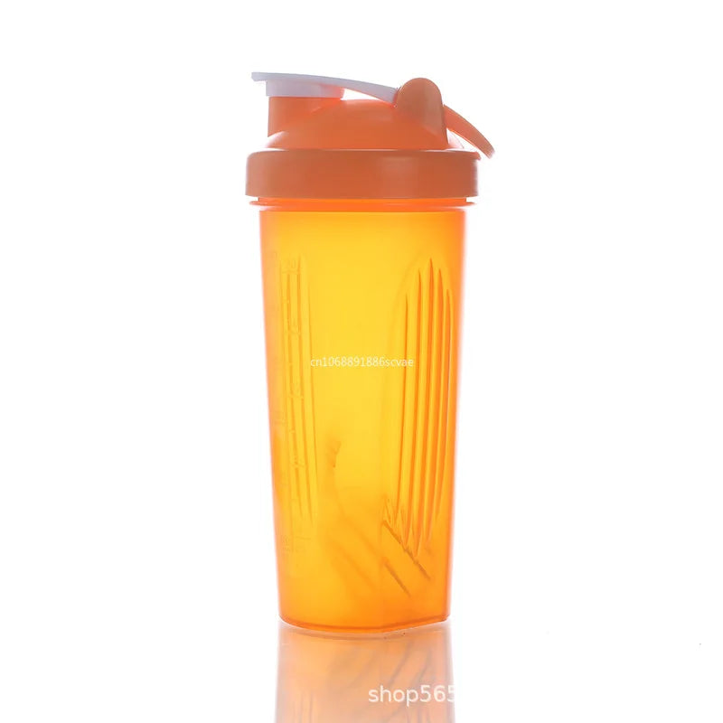 Tragbare Proteinpulver-Shaker-Flasche, 700 ml, auslaufsichere Wasserflasche für Fitnessstudio, Fitnesstraining, Sport-Shaker-Mixbecher mit Skala