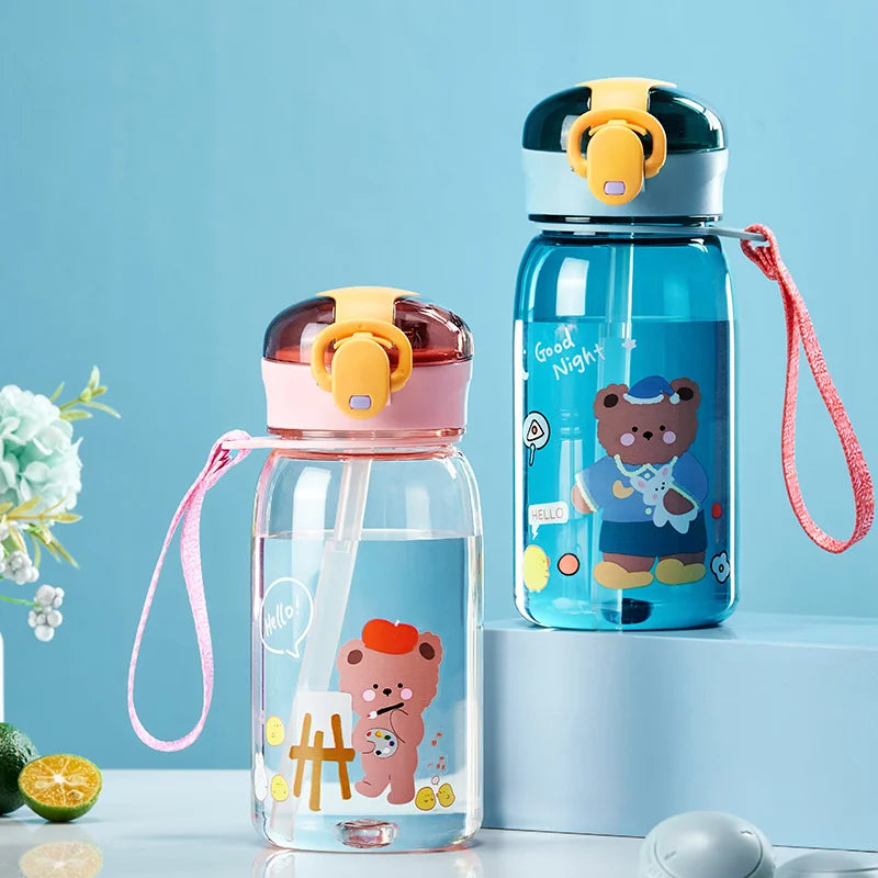 GIANXI Trinklernbecher für Kinder mit Strohhalm, Cartoon-Design, auslaufsichere Wasserflaschen, tragbare Trinkflasche für den Außenbereich, schöne Tasse für Kinder