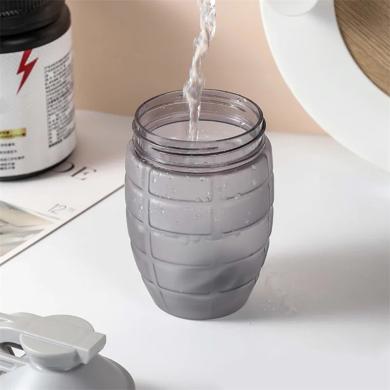 600 ml Fitness-Sport-Wasserflasche, modischer, einfacher Shaker-Becher, Proteinpulver-Ernährung, Milchshake-Mixbecher mit hoher Kapazität