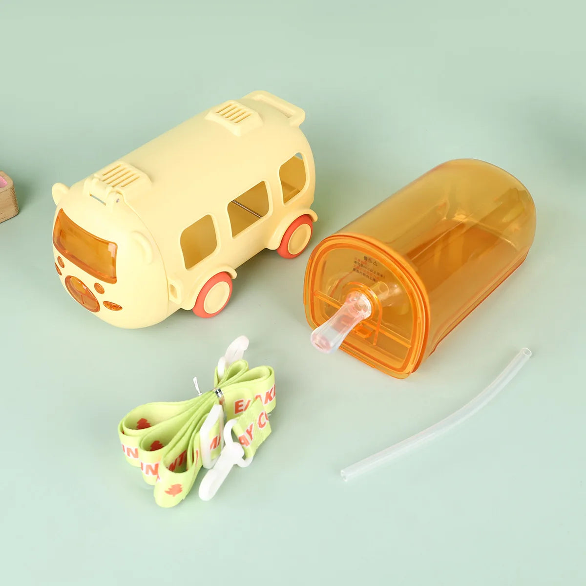 500 ml Kinder-Spielzeugauto-Schnabeltasse, Kinderbus, Plastikwasserflasche, Studententrinkkessel mit Strohhalm, für Jungen und Mädchen, Schule und Zuhause