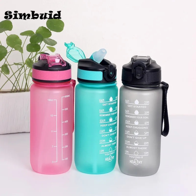 600 ml Sportwasserflasche mit Zeitmarkierung, auslaufsicherer Becher, motivierende tragbare Wasserflasche für Outdoor-Sport-Fitness